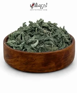 گزنه داخل کاسه چوبی